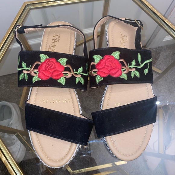 Suede Rose platform Mexican Sandals - New - Picture 2 of 5